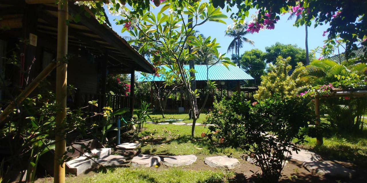 Oasi Bungalows Hotel Gili Air Exterior foto