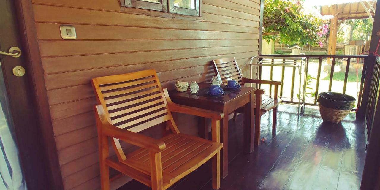 Oasi Bungalows Hotel Gili Air Exterior foto